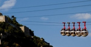 Urban cable cars in the French city of Grenoble. Photo Bastille-Grenoble.com (DR)